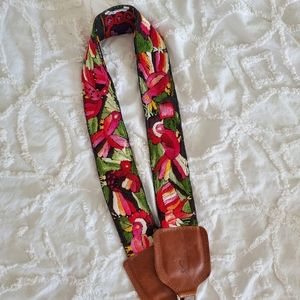 Nena & Co crossbody strap